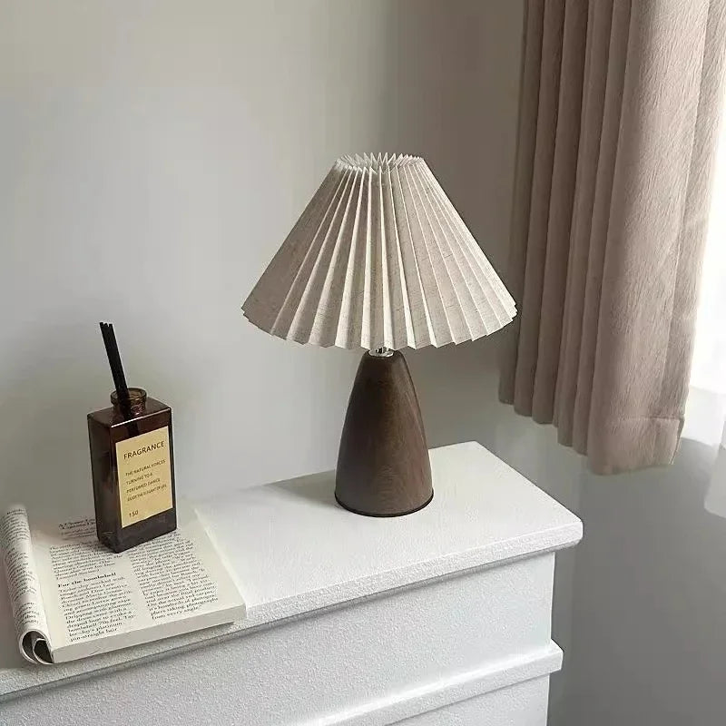 Pleated Retro Table Lamp