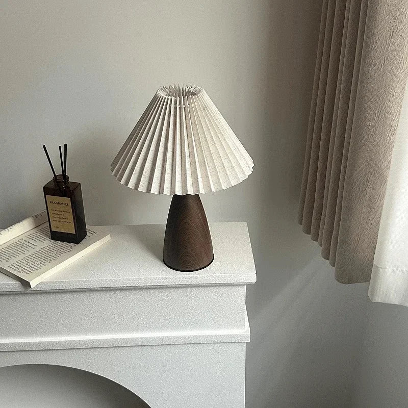 Pleated Retro Table Lamp